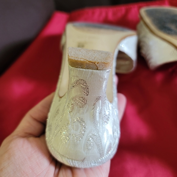 EUC Cloudwalkers by Avenue Metallic Slip On Heels Size 8.5W - Picture 15 of 16